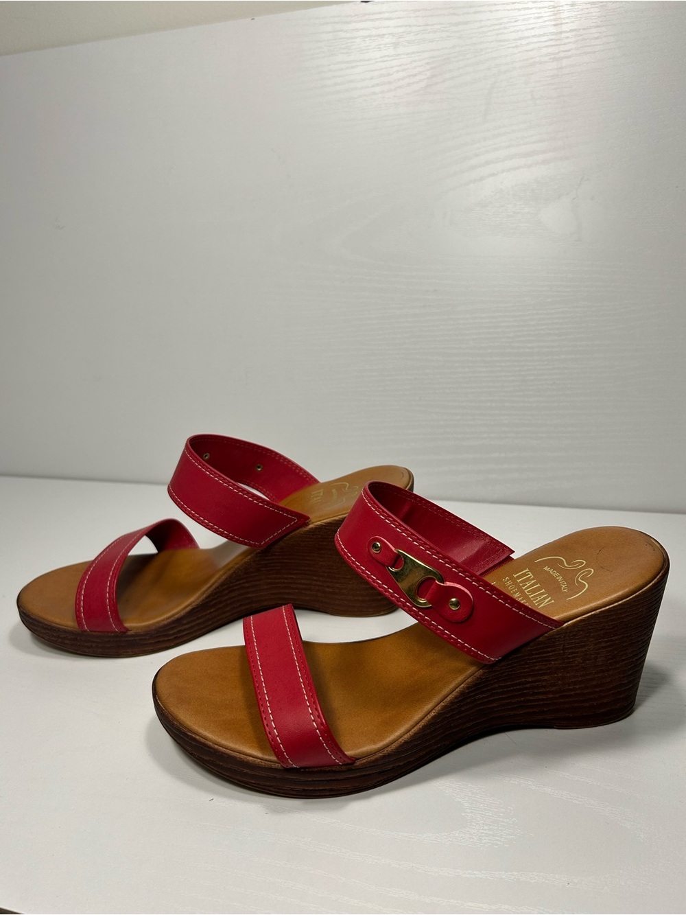 Italian Shoemakers Red Wedge Slide Sandals Size 8.5 - Picture 4 of 8